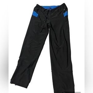 YOGO XS workout pants with a partial zip on the pant legs